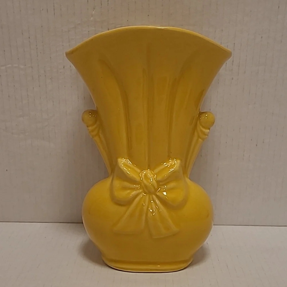 Beautiful Vintage USA Vase